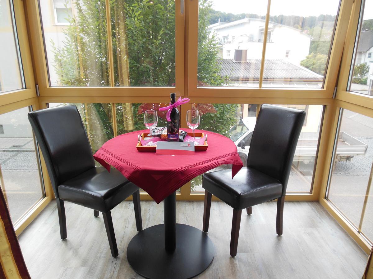 Altmuehlhotel Тройхтлинген Екстериор снимка